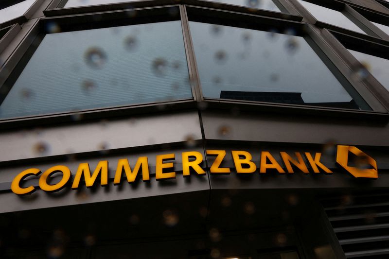 Commerzbank avvia piano buyback fino a 1 mld euro