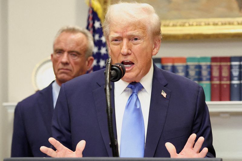 Doctors dismiss Trump’s warnings, reassure pregnant women Tylenol is OK if needed