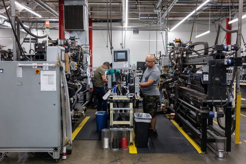 US core capital goods orders unexpectedly rise in August
