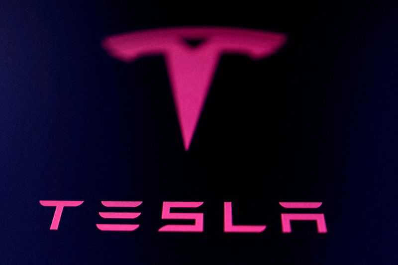 Tesla Appeals to Trump to Maintain Vehicle Emissions Standards