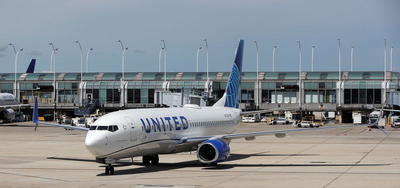 United Airlines gets FAA approval for Starlink internet on Boeing 737-800