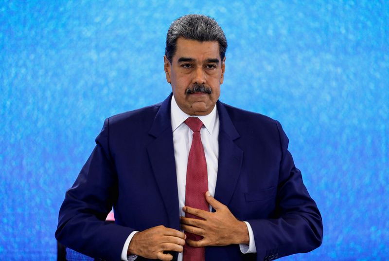 Maduro assina decreto concedendo poderes de segurança em caso de intervenção militar