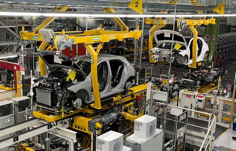 Euro zone manufacturing returned to contraction in September, PMI shows