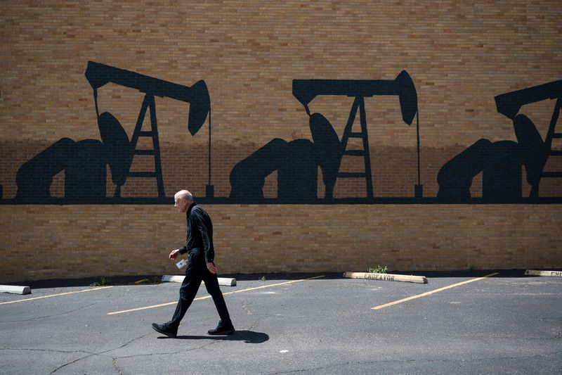 Diamondback CEO sees US crude output growth stalling with $60/bbl oil