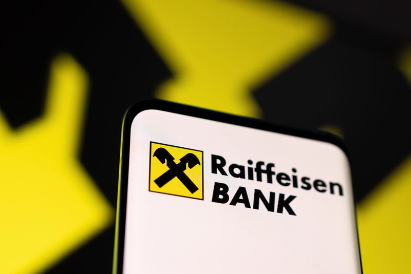 Ue valuta sblocco asset russi congelati per compensare Raiffeisen Bank - diplomatici