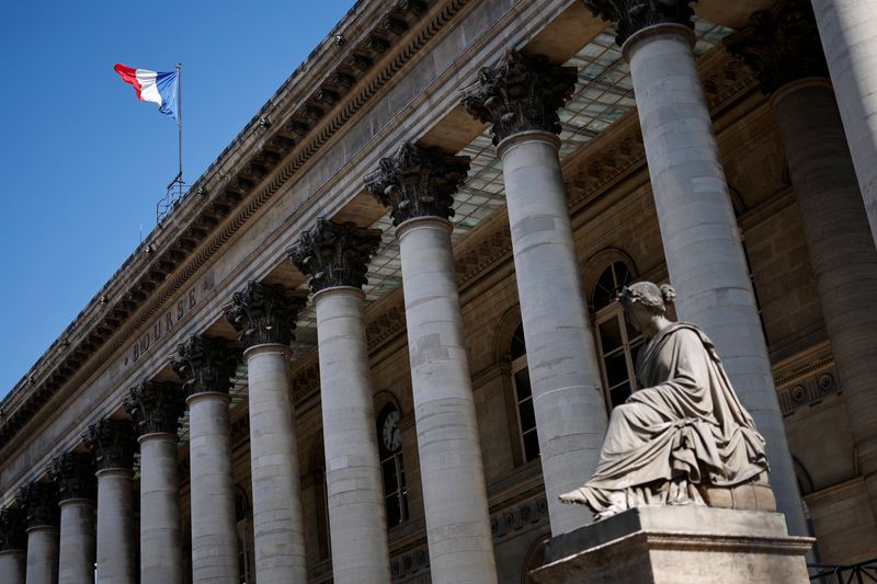 France’s political paralysis sparks fresh credit rating warnings