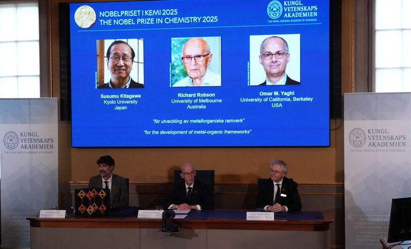Premio Nobel per la Chimica 2025 va a Kitagawa, Robson e Yaghi