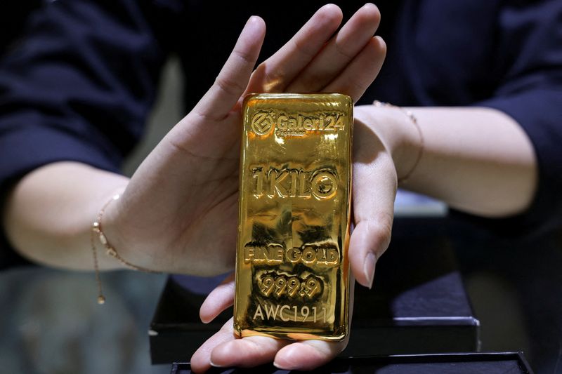 &copy; Reuters.