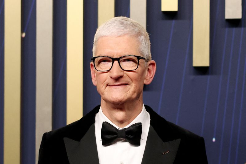 Braving Trump, Apple’s Tim Cook promises to boost China investment
