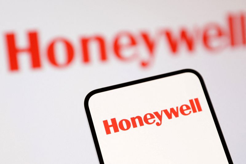 Honeywell sees aerospace supply chain improvements in electronics for planes