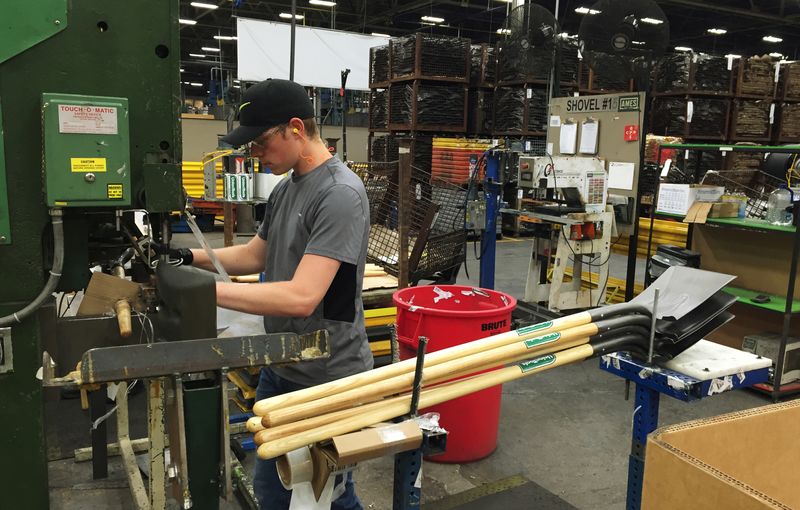 US mid-Atlantic manufacturing contracts in October; price measures increase