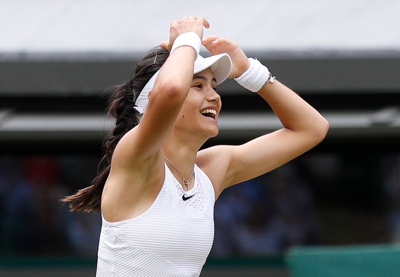 © Reuters. Pour sa première participation, Emma Raducanu est la dernière Britannique en lice à Wimbledon./Photo prise le 3 juillet 2021/REUTERS/Peter Nicholls