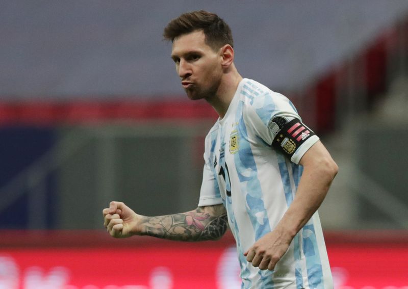 &copy; Reuters. La détermination de Lionel Messi après avoir transformé son tir au but./Photo prise le 7 juillet 2021/REUTERS/Henry Romero