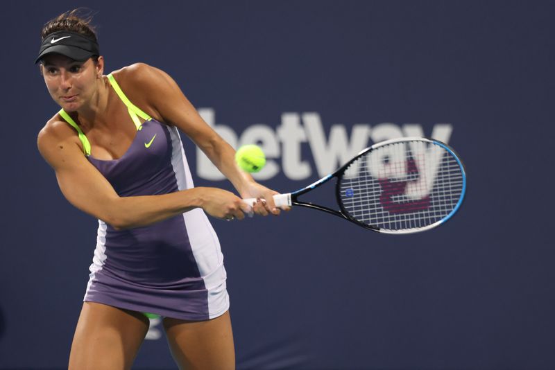 © Reuters. La Tricolore espère se qualifier pour sa deuxième finale sur le circuit WTA. /Photo prise le 25 mars 2021/REUTERS/USA Today Sports