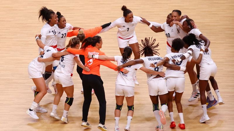 Les handballeuses françaises décrochent l'or olympique
