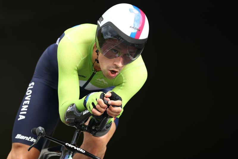 &copy; Reuters. Champion olympique de la discipline, Primoz Roglic a assumé son statut pour remporter la première étape de la Vuelta./Photo prise le 28 juillet 2021/REUTERS/Christian Hartmann