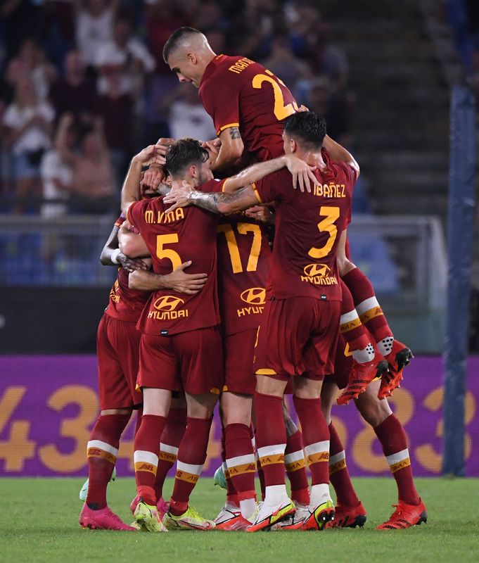 &copy; Reuters. L'AS Roma fêtant sa victoire /Photo prise le 22 août 2021/REUTERS/Alberto Lingria