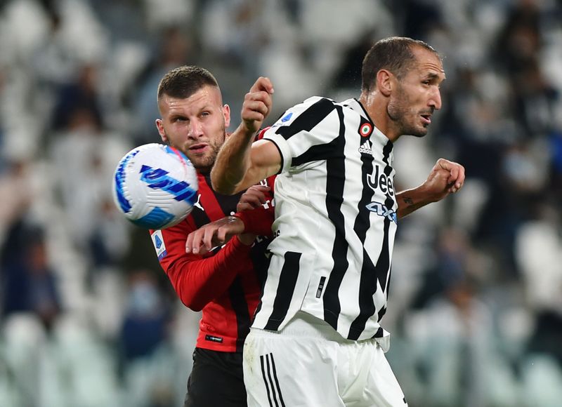 &copy; Reuters. L'AC Milan maintient la Juventus de Turin dans la zone rouge après quatre journées de Serie A./Photo prise le 19 septembre 2021/REUTERS/Massimo Pinca