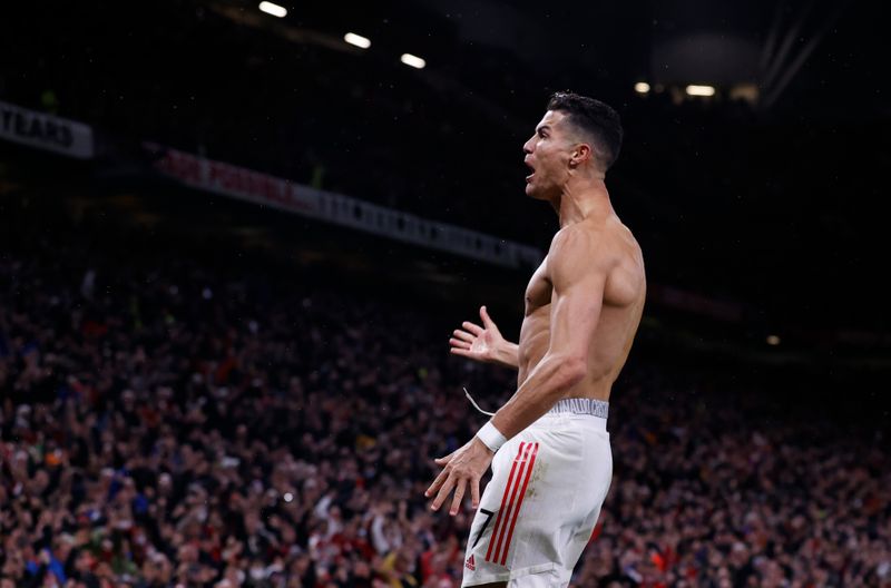&copy; Reuters. Cristiano Ronaldo a offert la victoire à Manchester United dans le temps additionnel./Photo prise le 29 septembre 2021/REUTERS/Phil Noble