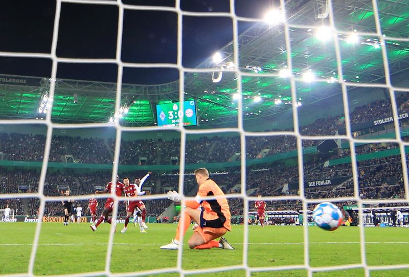 &copy; Reuters. C’est la deuxième saison consécutive où le Bayern est éliminé prématurément en coupe. /Photo prise le 27 octobre 2021/REUTERS/Wolfgang Rattay