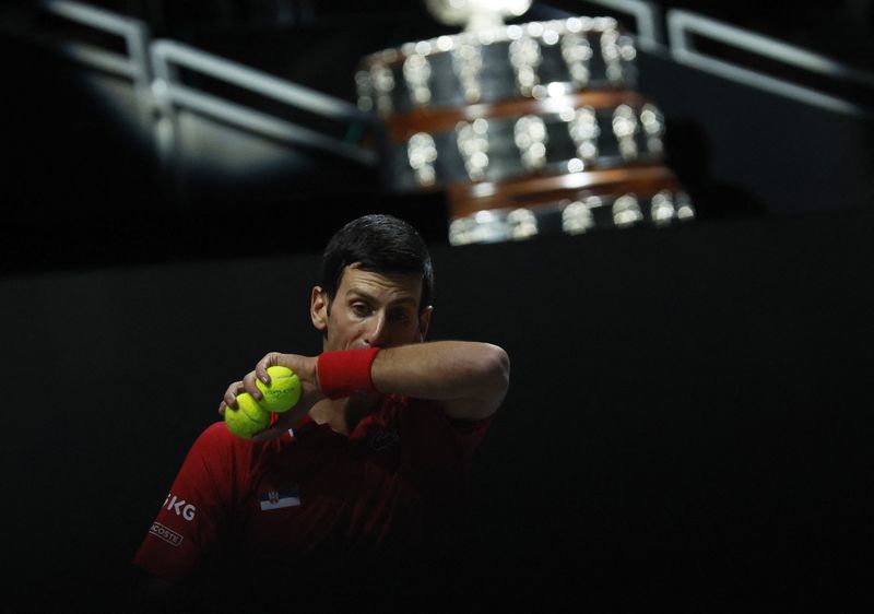 &copy; Reuters. Le Serbe Novak Djokovic ne sera pas présent lundi pour l'Open d'Australie. /Photo prise le 1 décembre 2021/REUTERS/Susana Vera