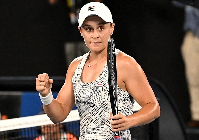 © Reuters. Ashleigh Barty est la première qualifiée pour la finale de l'Open d'Australie 2022./Photo prise le 27 janvier 2022/REUTERS/MORGAN SETTE