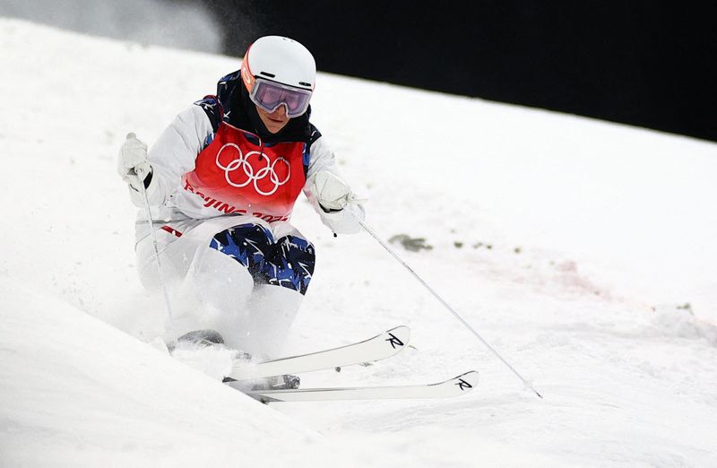 © Reuters. Perrine Laffont a échoué au pied du podium en ski de bosses./Photo prise le 6 février 2022/REUTERS/LISI NIESNER