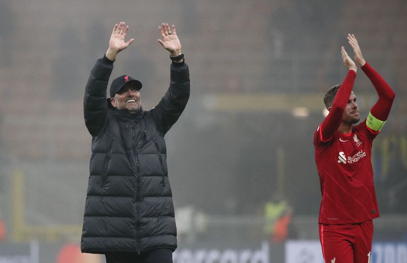 &copy; Reuters. Jürgen Klopp a remporté sa 50e victoire en Ligue des champions. C’est plus que n’importe quel autre entraîneur allemand. /Photo prise le 16 février 2022/REUTERS/Alessandro Garofalo