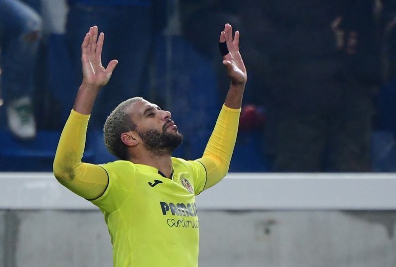 © Reuters. Le Villarreal du Français Étienne Capoue a explosé l'Espanyol à domicile (5-1). /Photo prise le 9 décembre 2021/REUTERS/Alberto Lingria