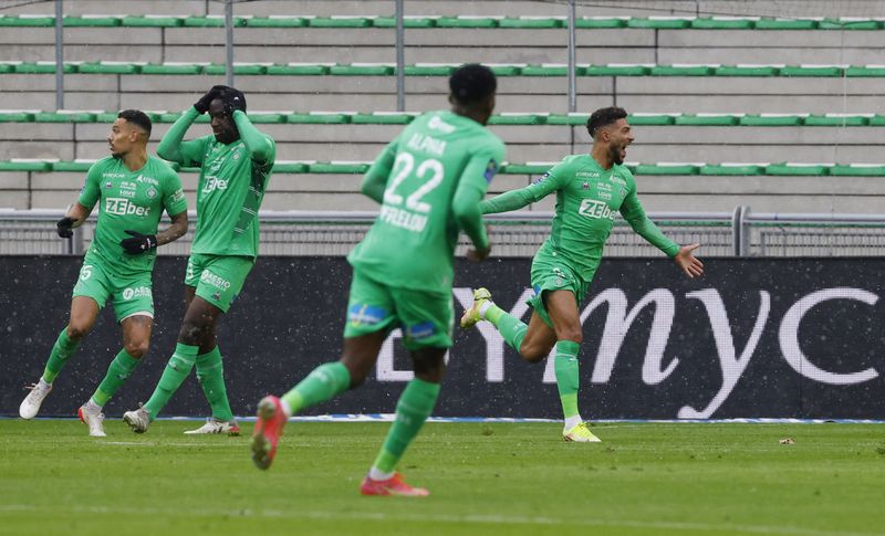 © Reuters. Avec de la réussite, Dénis Bouanga a marqué le but salvateur de l'ASSE contre le FC Metz ! /Photo prise le 28 novembre 2021/REUTERS/Eric Gaillard
