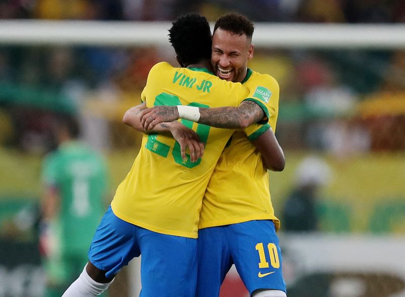 © Reuters. Neymar et Vinicius ont chacun inscrit un but face au Chili./Photo prise le 25 mars 2022/REUTERS/Ricardo Moraes