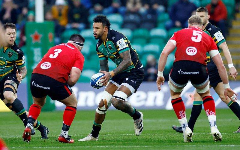 © Reuters. Courtney Lawes (ULS) en action. /Photo prise le 16 janvier 2022/REUTERS/Andrew Boyers