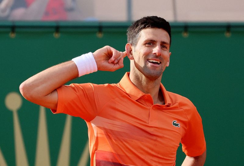© Reuters. Djokovic retrouvera Kachanov dès samedi en demi-finale. /Photo prise le 12 avril 2022/REUTERS/Denis Balibouse