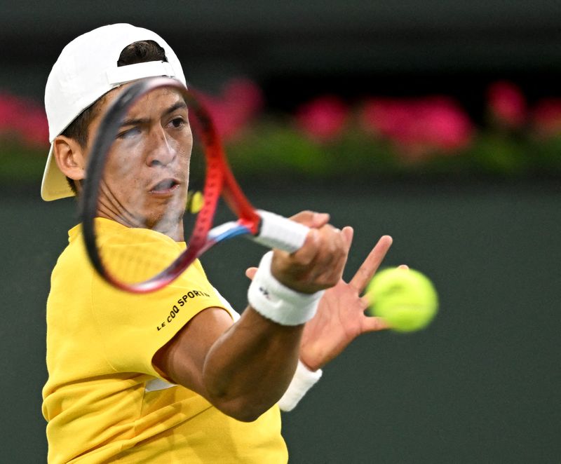 © Reuters. Avec ce premier titre décroché à Estoril, Sebastian Baez sera 40e mondial, lundi, lors de la publication du prochain classement ATP. /Photo prise le 11 mars 2022/REUTERS/USA Today Sports