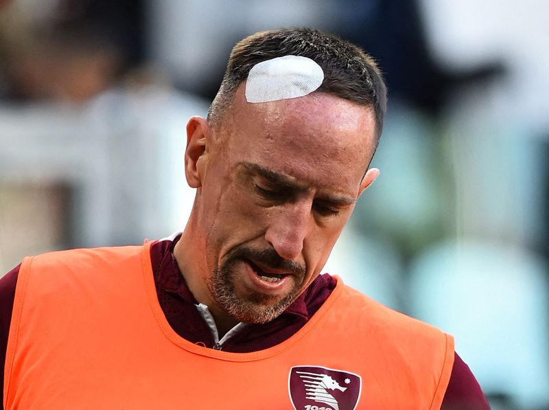 © Reuters. Franck Ribéry, absent du groupe de la Salernitana ce soir. /Photo prise le 20 mars 2022/REUTERS/Massimo Pinca