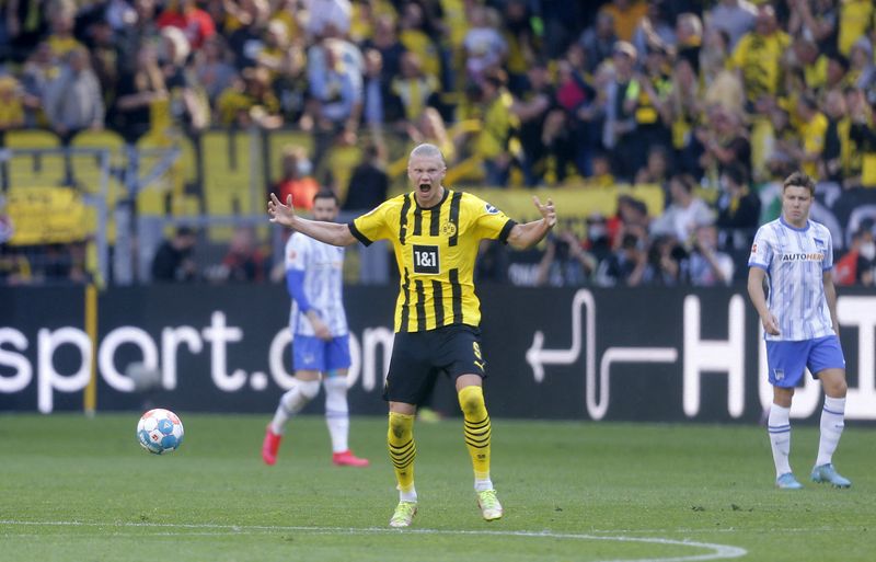 &copy; Reuters. Erling Haaland a inscrit 85 buts en 88 matchs avec le Borussia Dortmund./Photo prise le 14 mai 2022/REUTERS/Leon Kuegeler