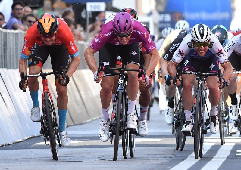 © Reuters. Arnaud Démare a remporté la huitième victoire de sa carrière sur le Tour d'Italie./Photo prise le 20 mai 2022/REUTERS/Jennifer Lorenzini