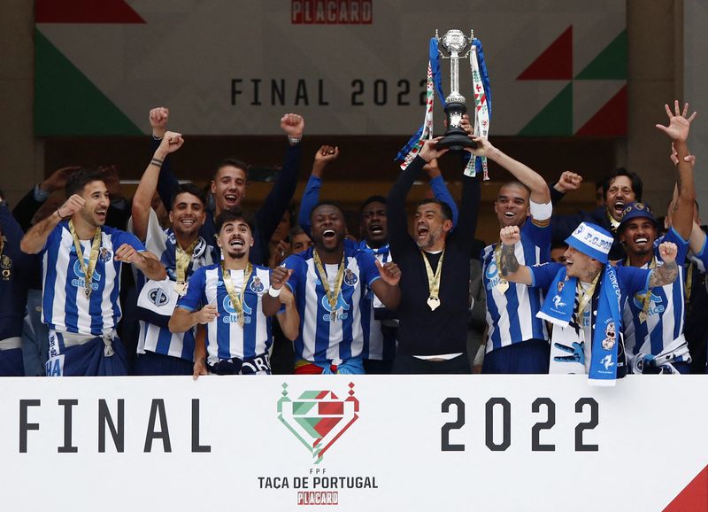 © Reuters. Avec 18 Coupes du Portugal, Porto dépasse les 17 sacres du Sporting dans la compétition. /Photo prise le 22 mai 2022/REUTERS/Pedro Nunes
