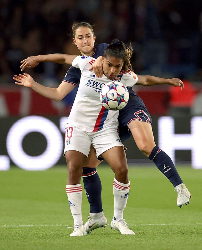 &copy; Reuters. Catarina Macario a inscrit son 14e but de la saison pour donner la victoire à Lyon. /Photo prise le 30 avril 2022/REUTERS/Sarah Meyssonnier