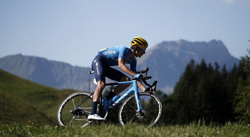 &copy; Reuters. Carlos Verona a signé son premier succès en professionnel en remportant cette septième étape du Critérium du Dauphiné. /Photo prise le 17 septembre 2020/REUTERS/Benoit Tessier