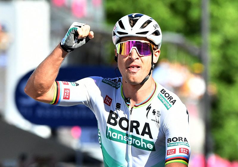 &copy; Reuters. Ici sous le maillot de la Bora Hansgrohe, Peter Sagan a mis fin à neuf mois sans victoire ce mardi sur le Tour de Suisse./Photo prise le 17 mai 2021/REUTERS/Jennifer Lorenzini