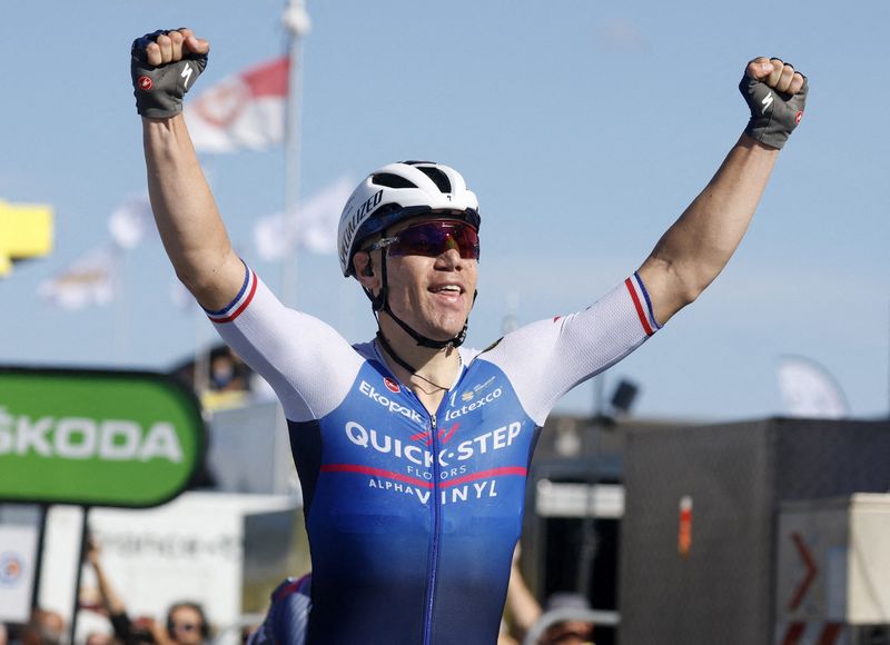 © Reuters. Fabio Jakobsen remporte la première victoire de sa carrière sur le Tour de France pour sa première participation à la Grande Boucle. /Photo prise le 2 juillet 2022/REUTERS/Gonzalo Fuentes