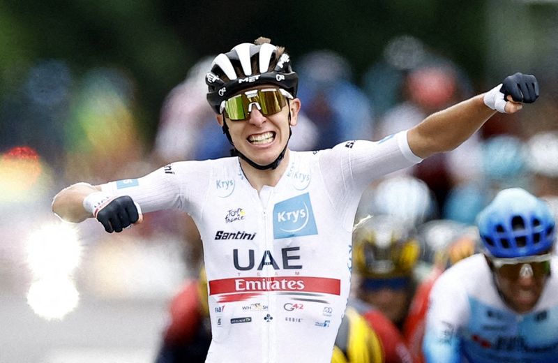 © Reuters. À 23 ans, Tadej Pogacar a remporté sa 7e victoire d'étape sur le Tour de France. /Photo prise le 7 juillet 2022/REUTERS/Christian Hartmann