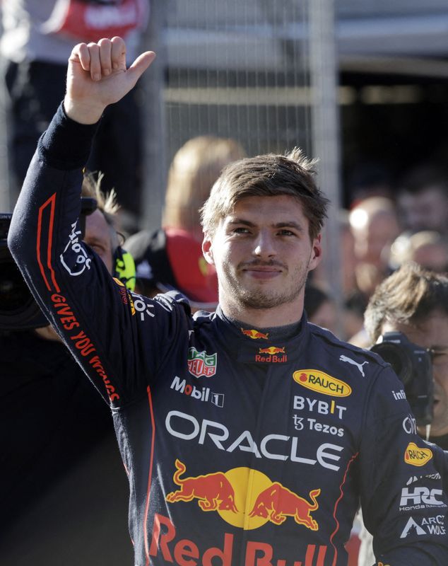 &copy; Reuters. Max Verstappen s'empare de la pole position après sa victoire aux qualifications pour le sprint/Photo prise le 8 juillet 2022/REUTERS/Leonhard Foeger