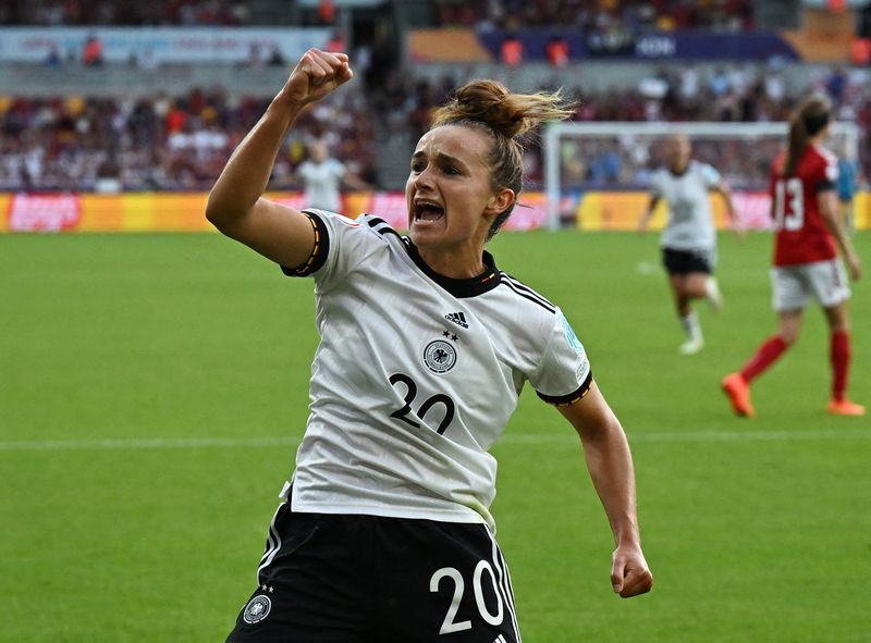 &copy; Reuters. En ouvrant le score face au Danemark, Lina Magull a inscrit son 19e but avec l'Allemagne. /Photo prise le 8 juillet 2022/REUTERS/Dylan Martinez