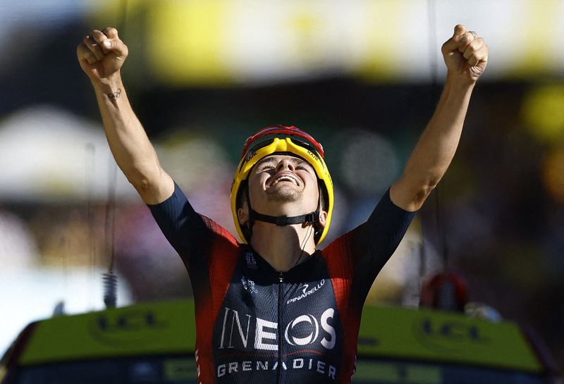 &copy; Reuters. Thomas Pidcock signe sa 1ère victoire en Word Tour sur son 1er Tour de France/Photo prise le 14 juillet 2022/REUTERS/CHRISTIAN HARTMANN