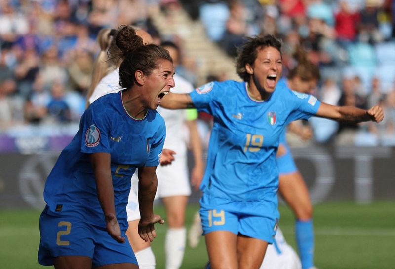 © Reuters. Valentina Bergamaschi a permis aux Italiennes d'arracher le point du match nul contre l'Islande. /Photo prise le 14 juillet 2022/REUTERS/Carl Recine