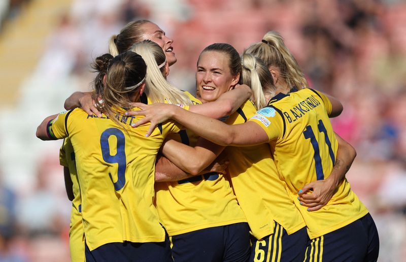 &copy; Reuters. La joie des Suédoises après leur troisième but. /Photo prise le 17 juillet 2022/REUTERS/Carl Recine
