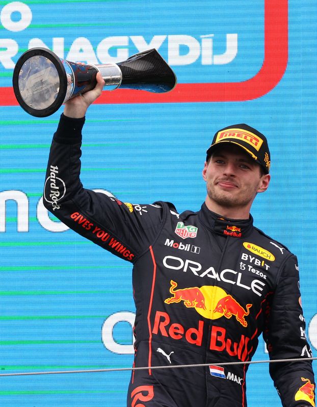 © Reuters. Huitième victoire de la saison pour Max Verstappen ce dimanche en Hongrie./Photo prise le 31 juillet 2022/REUTERS/BERNADETT SZABO