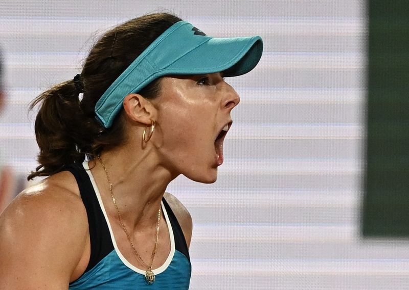 © Reuters. Belle victoire d'Alizé Cornet sur Caroline Garcia au premier tour du tournoi de Toronto./Photo prise le 26 mai 2022/REUTERS/Dylan Martinez